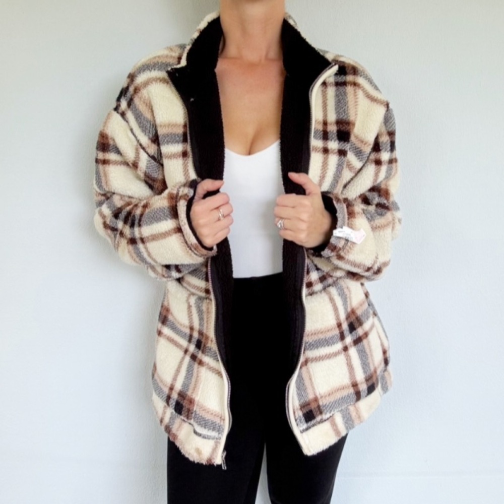 Hollister cream tan plaid print Sherpa fleece full zip jacket size medium